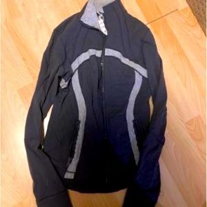 Lululemon workout jacket size 6. Excellent condition